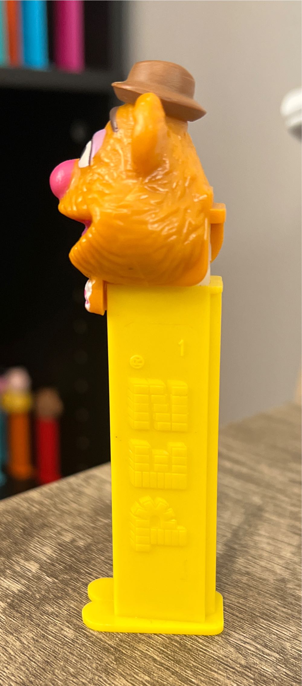 Fozzy Bear A - Muppets pez collectible - Main Image 4