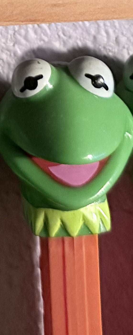 Kermit The Frog B - Muppets pez collectible - Main Image 2
