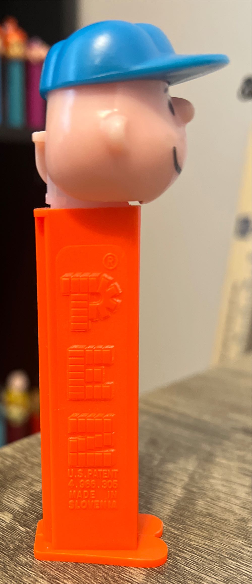 Charlie Brown B - PEANUTS pez collectible - Main Image 2