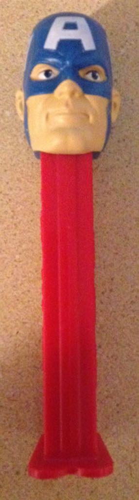 Captain America - Marvel Superheroes & Villains pez collectible - Main Image 2