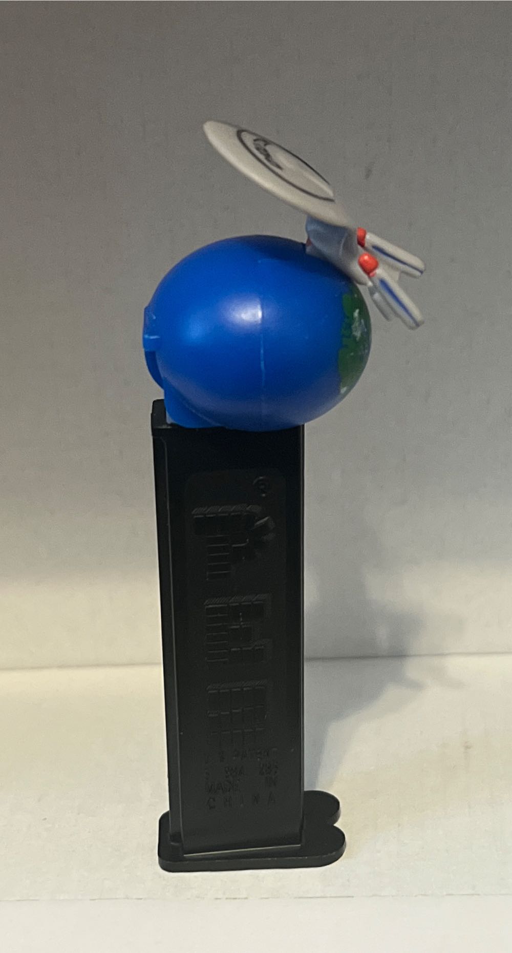 USS Enterprise NCC-1701-D - Star Trek Next Generation pez collectible - Main Image 2