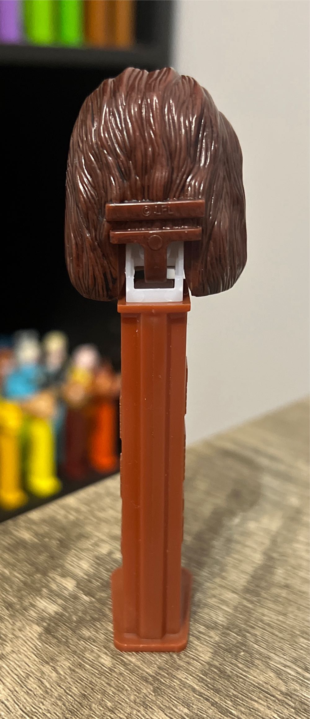 Chewbacca B (Darkest Brown Head) - Star Wars pez collectible - Main Image 3