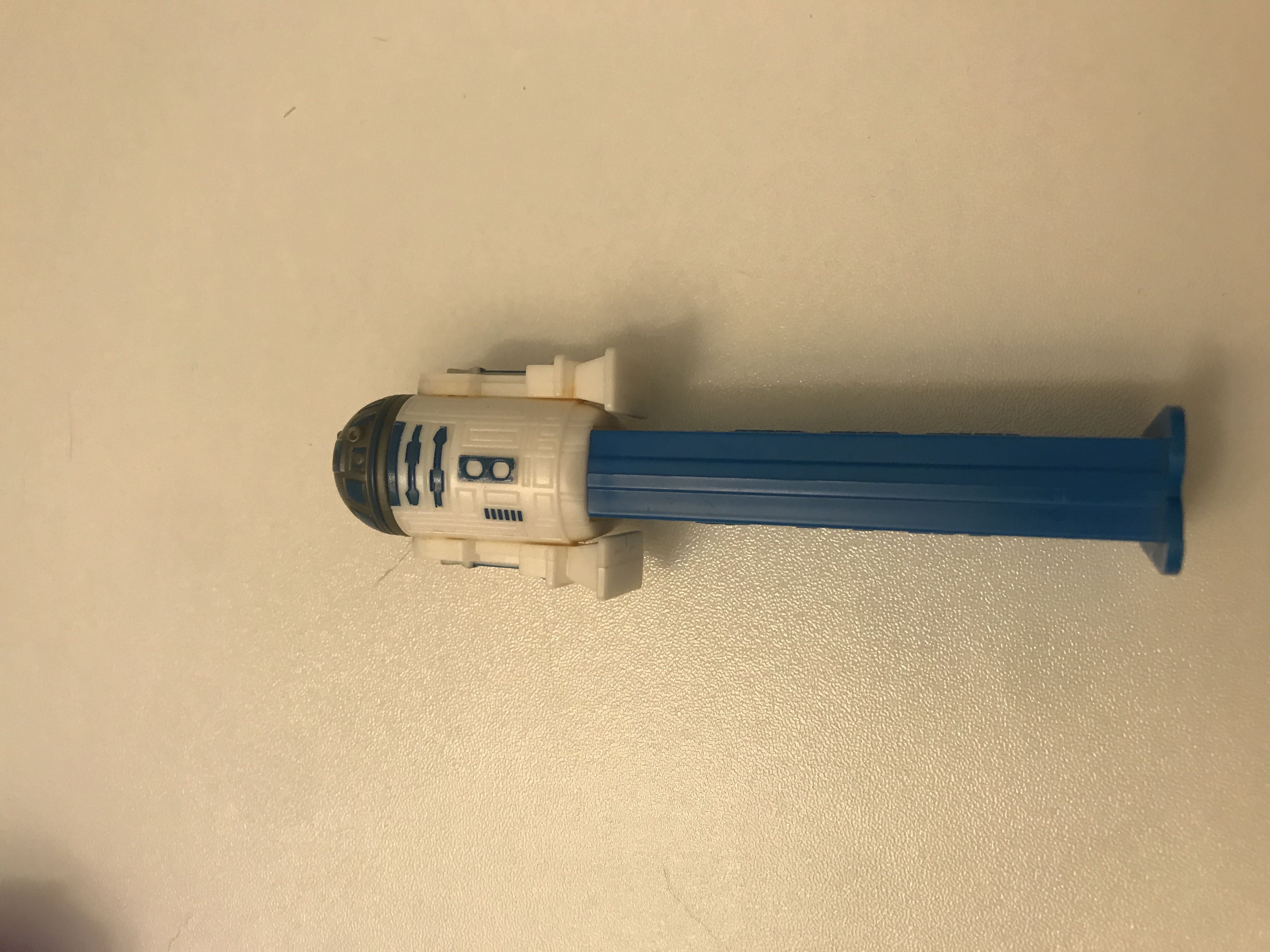 R2-D2 A - Star Wars pez collectible - Main Image 2