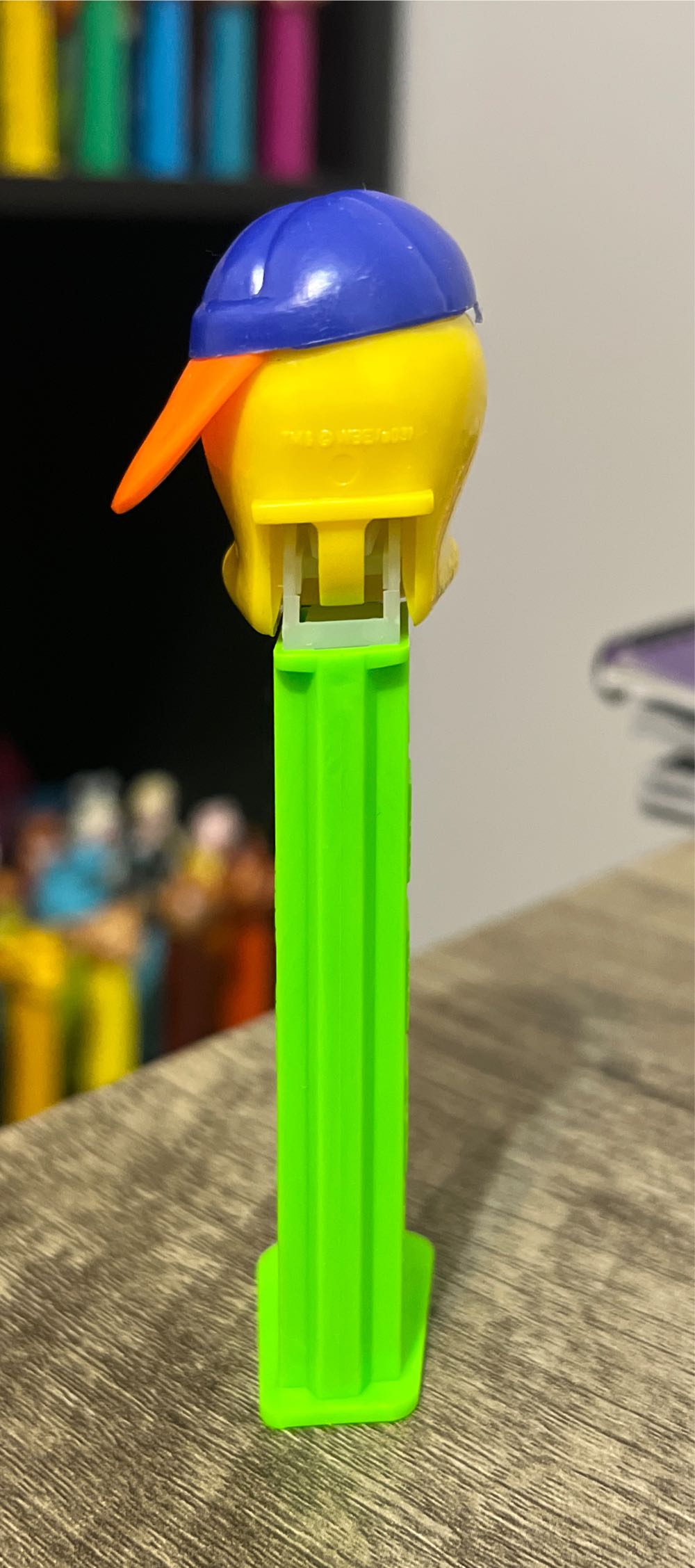 Cool Looney Tunes - Tweety Bird “Charming Tweety” - Looney Tunes-Cool Looney Tunes pez collectible - Main Image 3