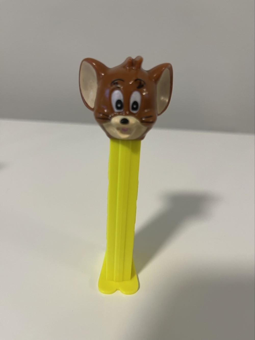 Tom & Jerry - Jerry E - Movies & TV - Warner Bros. pez collectible - Main Image 2
