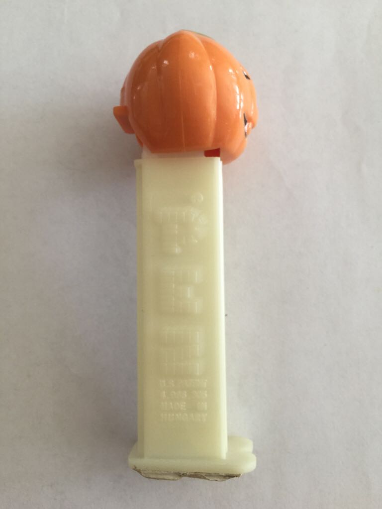 Polly Pumpkin - Holidays - Halloween Glowing Ghosts pez collectible - Main Image 2