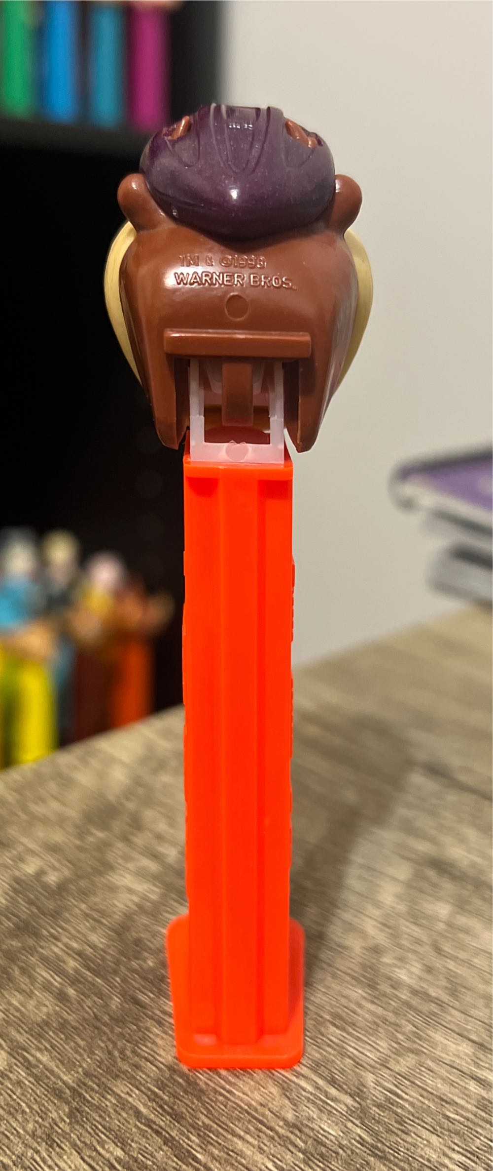 Cycling Taz - Looney Tunes pez collectible - Main Image 3