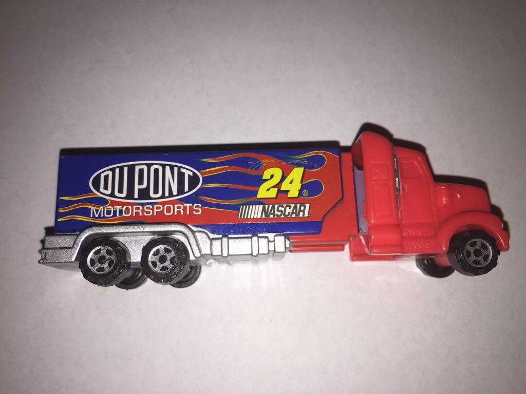#24 Jeff Gordon - NASCAR Trucks pez collectible - Main Image 2