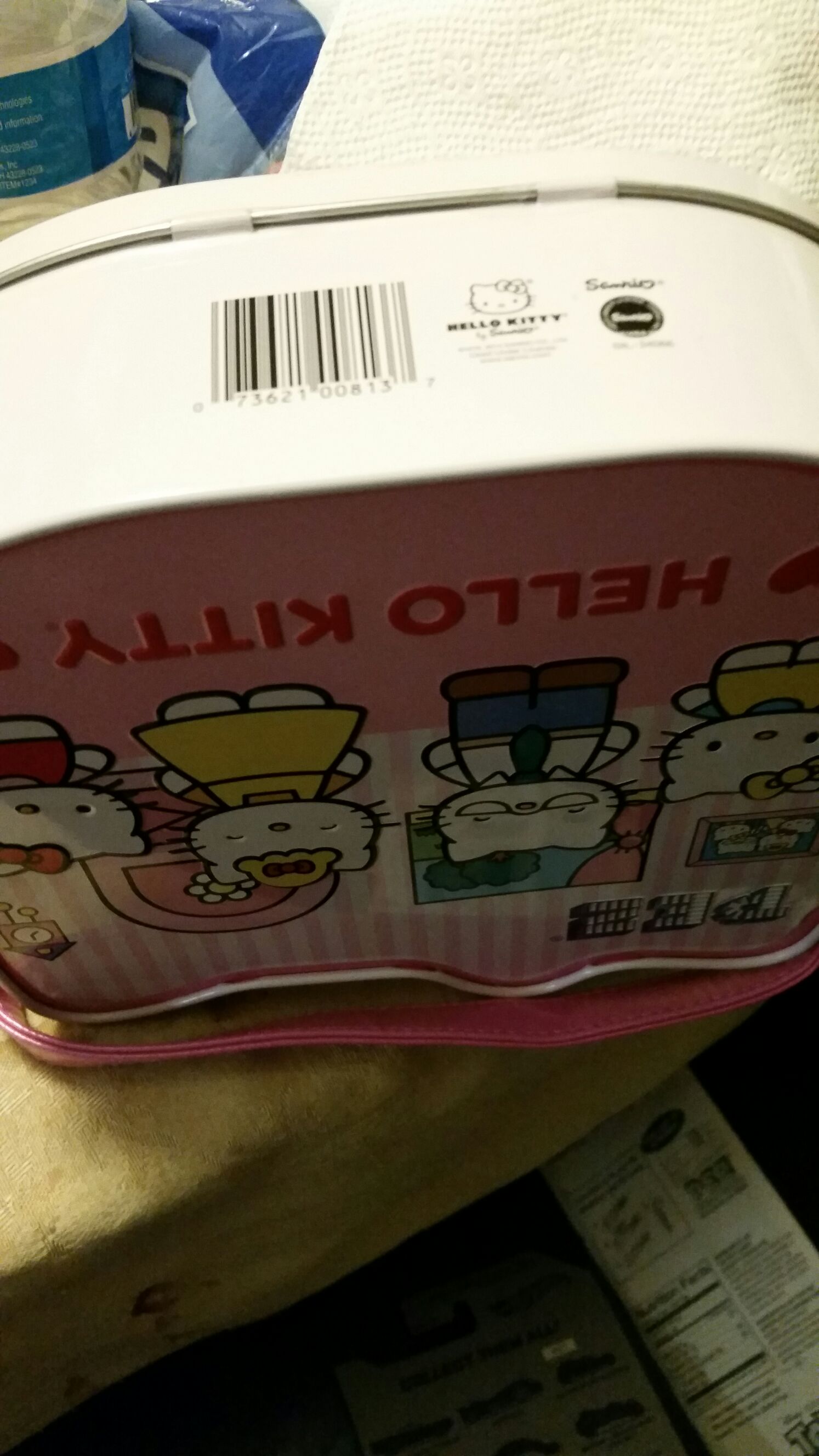 Hello Kitty - George White  pez collectible - Main Image 2