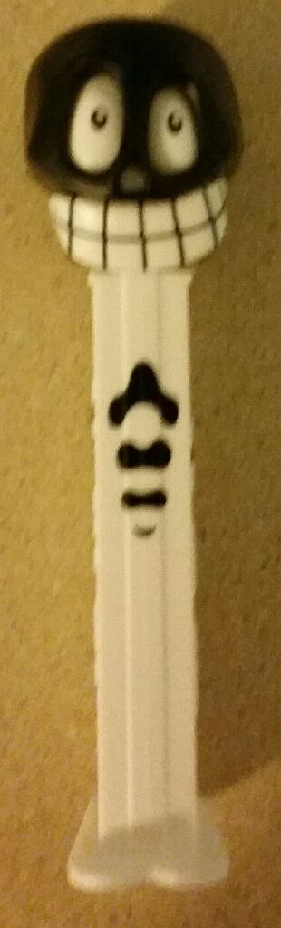 Skeleton - White - Halloween pez collectible - Main Image 2