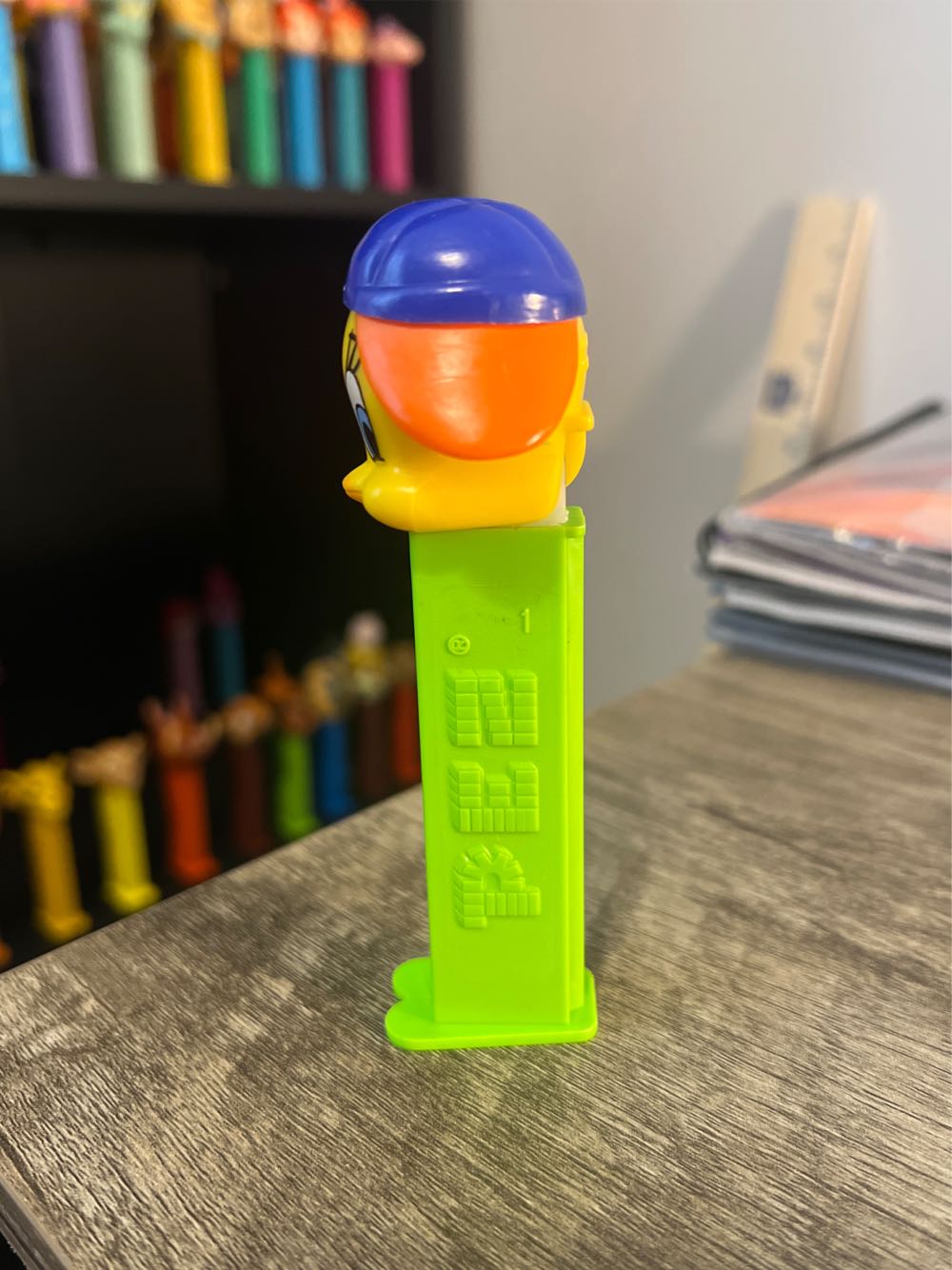 Tweety Bird “Charming Tweety” - Looney Tunes-Cool Looney Tunes pez collectible - Main Image 3