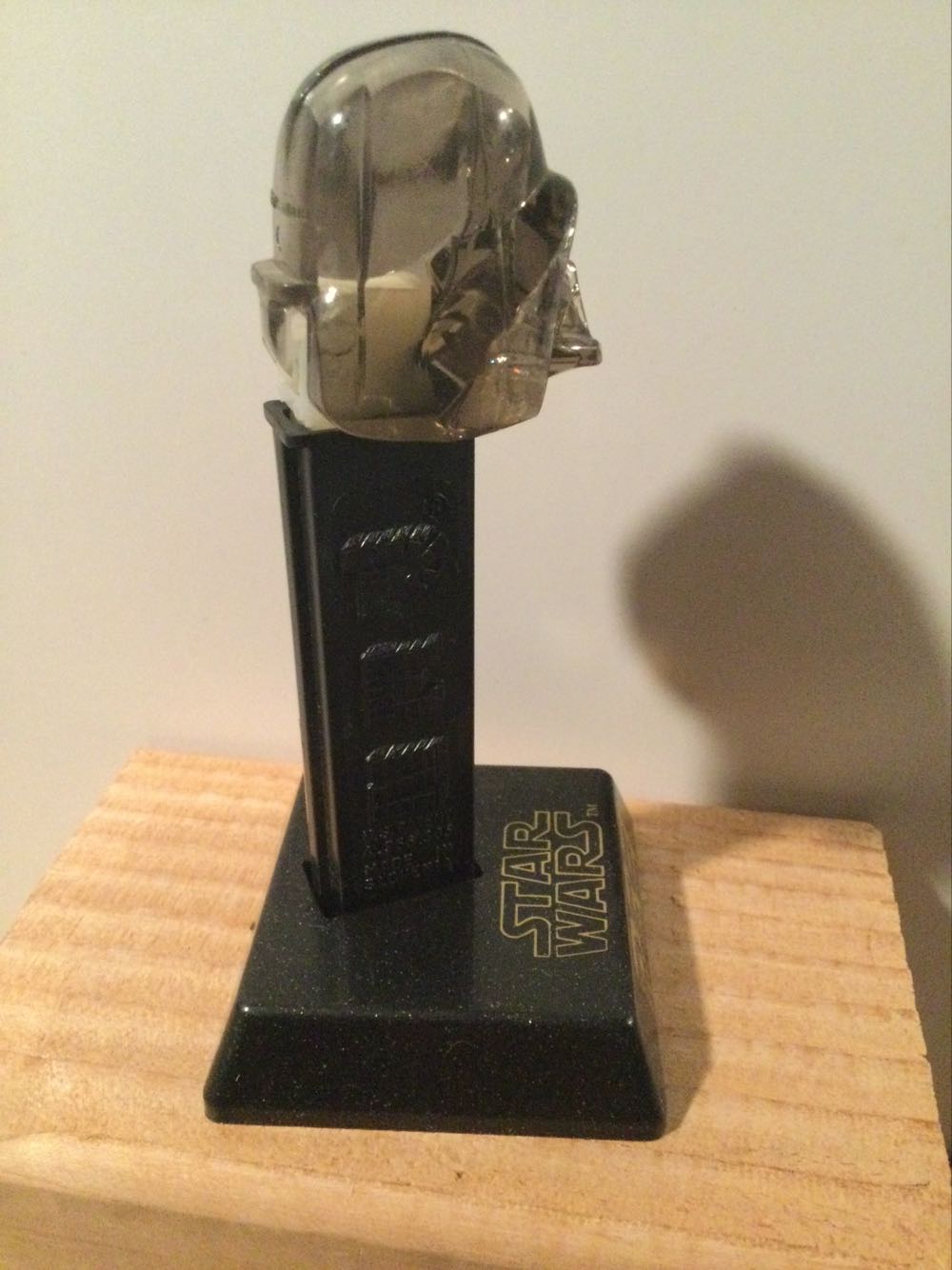 Darth Vader - Crystal Limited Editio - Star Wars pez collectible - Main Image 2