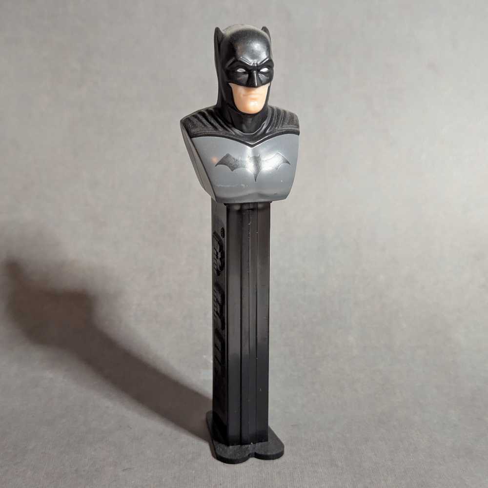 DC - Batman F - Books & Comics - DC pez collectible - Main Image 2