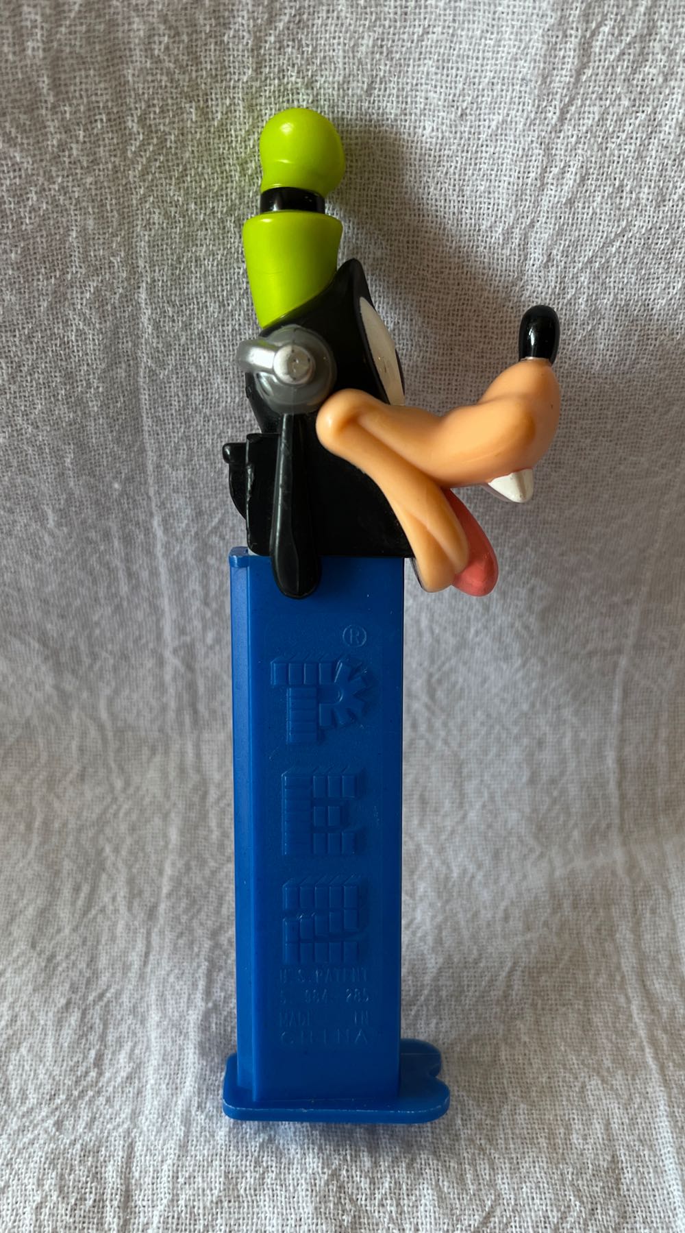 Goofy - Headphones - Disney Extreme - Disney pez collectible - Main Image 2