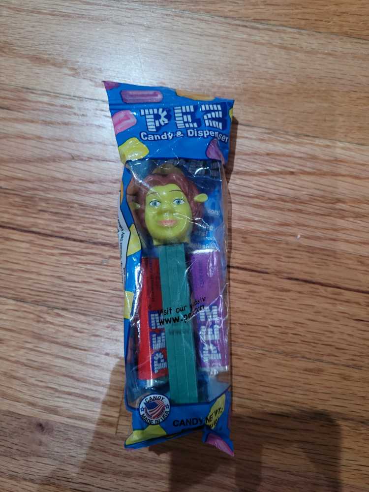 Shrek The Third - Fiona   pez collectible - Main Image 2