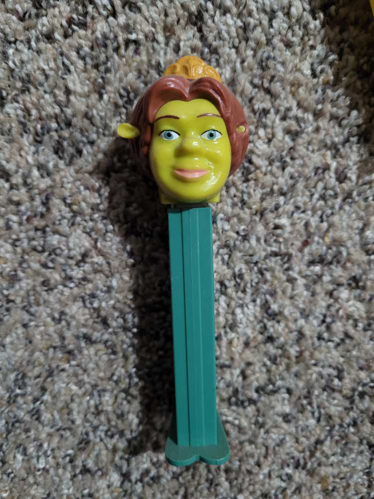 Shrek The Third - Fiona   pez collectible - Main Image 3