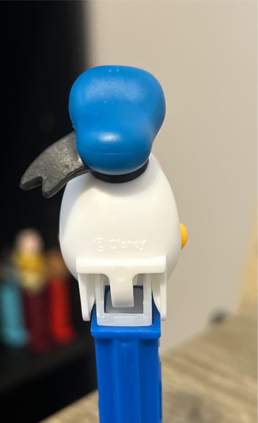 Donald Duck D - Disney Classic pez collectible - Main Image 4