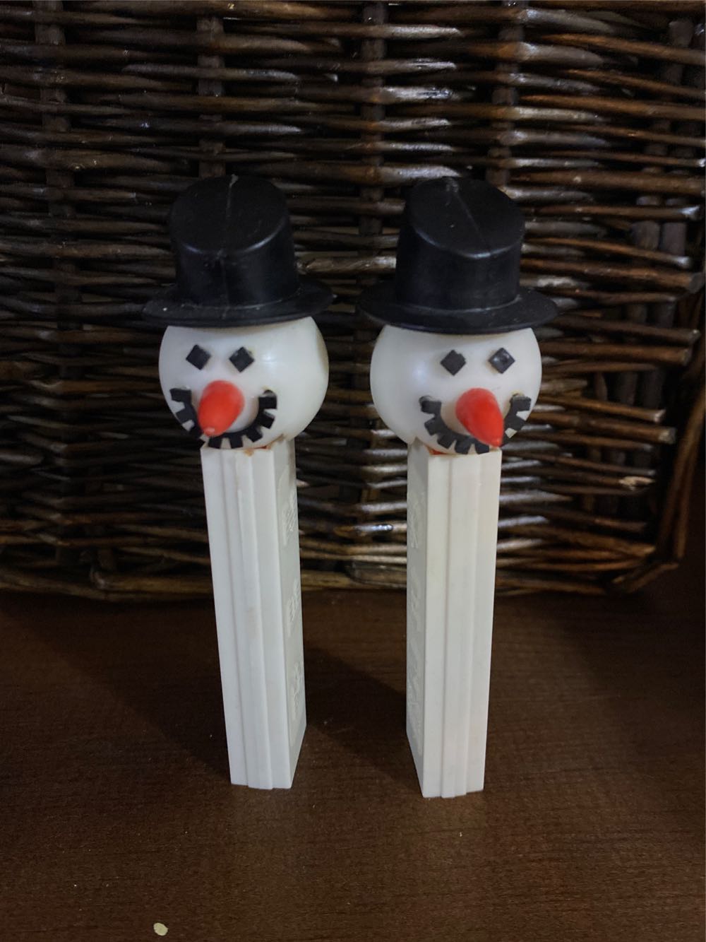 Christmas - Snowman White Stem - Vintage pez collectible - Main Image 2