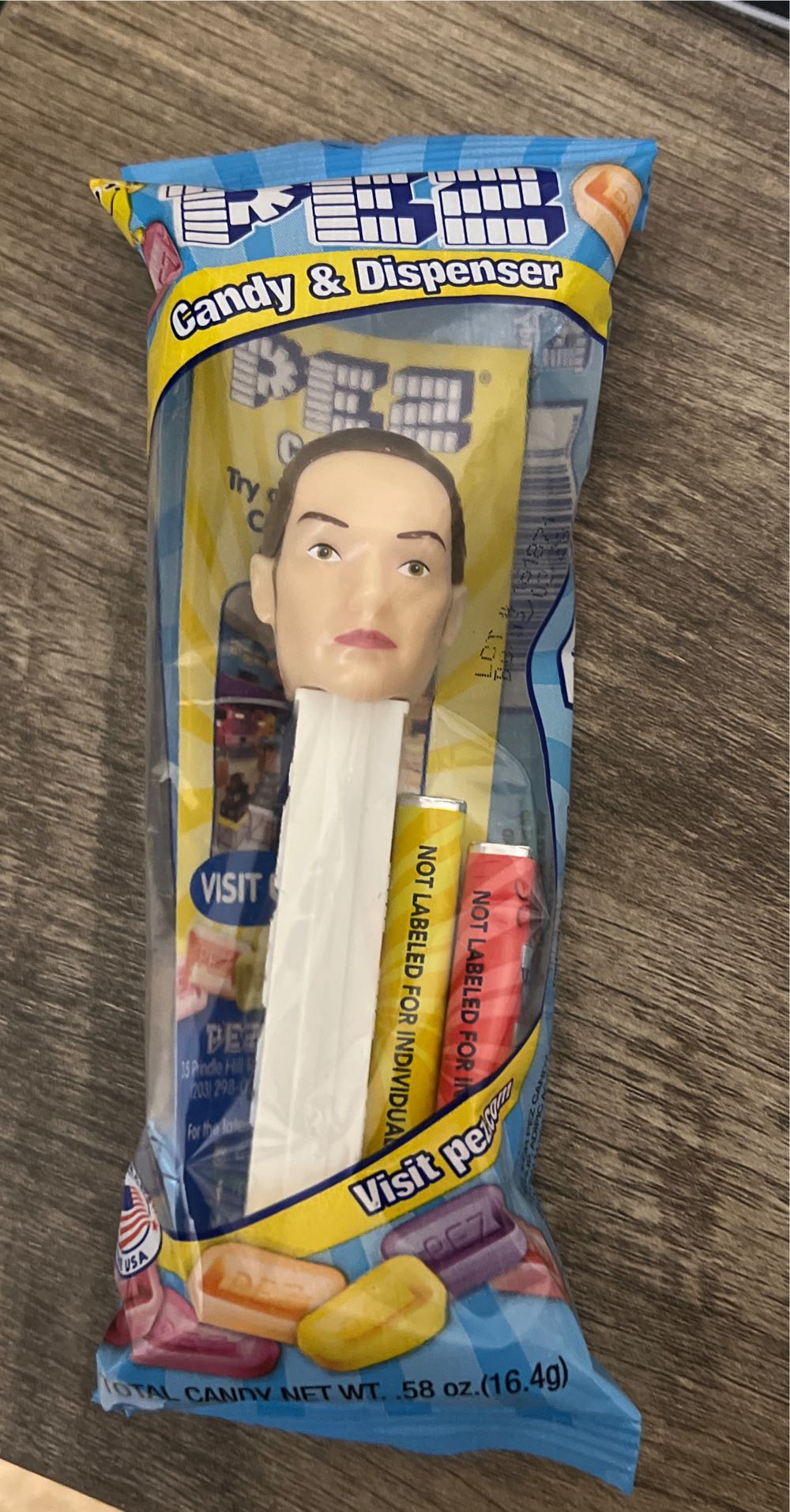 Rey - Star Wars - The Force Awakens pez collectible - Main Image 4