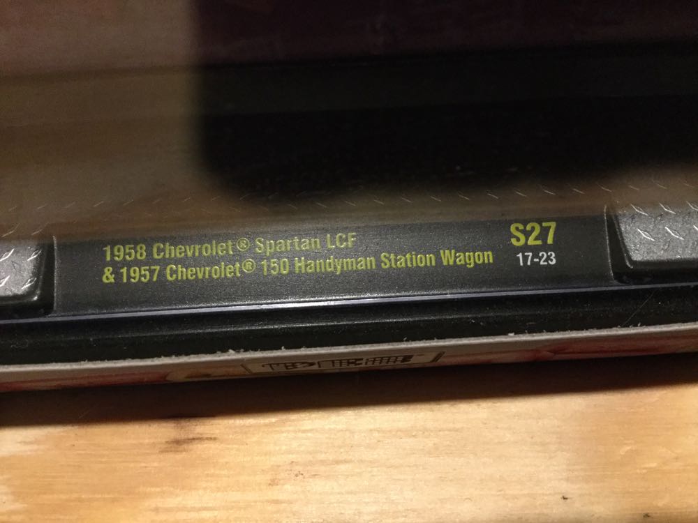 M2 Machines Purple Hauler - M2 Haulers pez collectible - Main Image 2