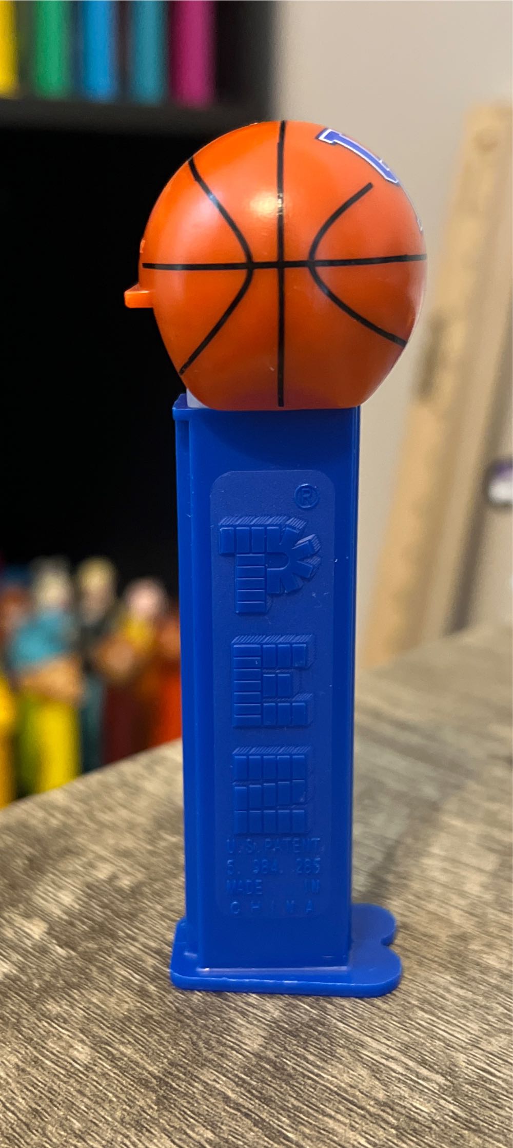 University Of Ketucky - NCAA Basketball pez collectible - Main Image 2