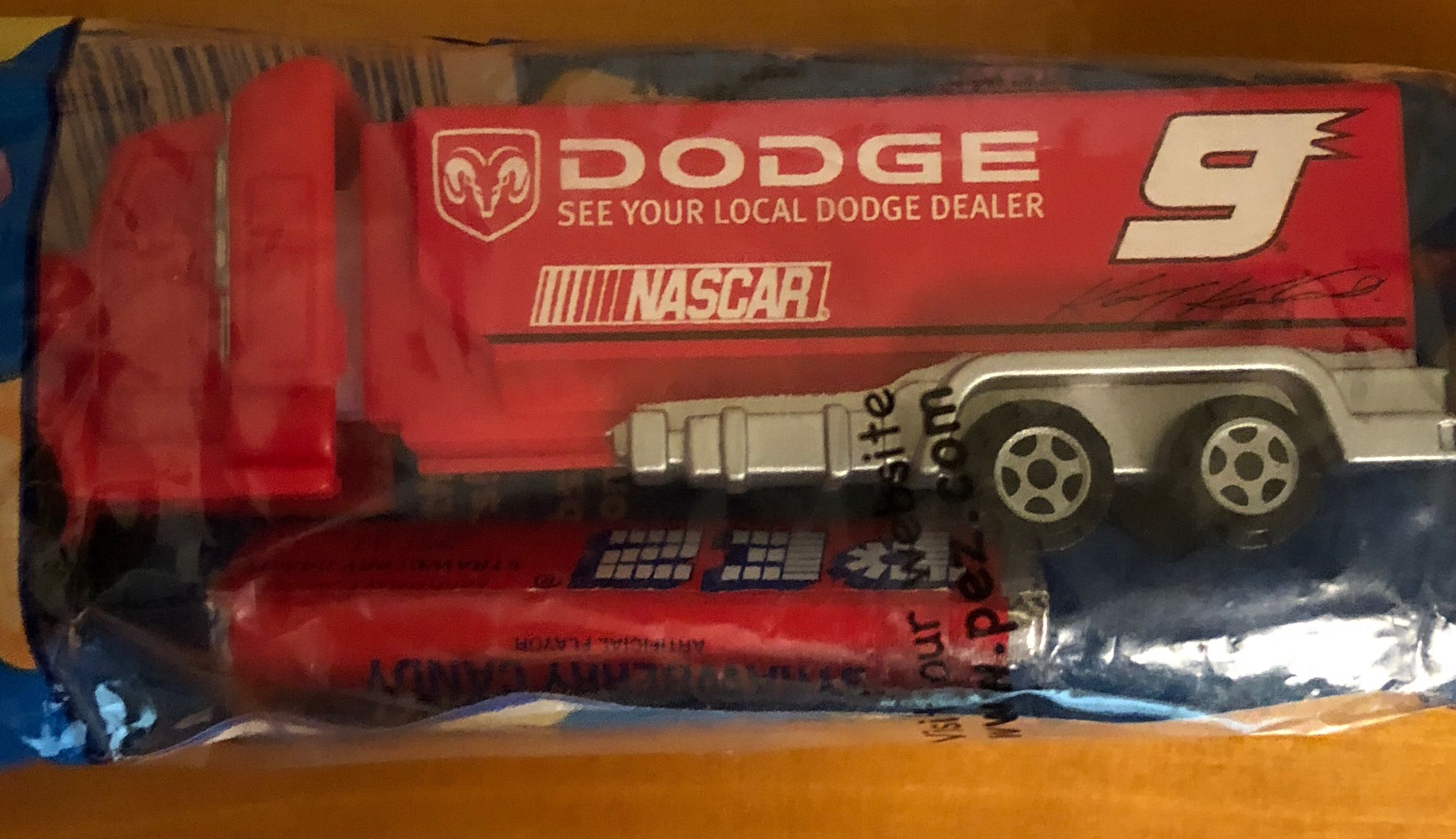 Dodge Nascar Semi Truck 9  - NASCAR SEMI-truck pez collectible [Barcode 073621003996] - Main Image 2