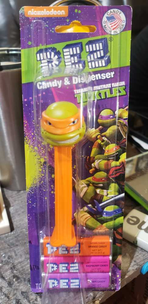 Ninja Turtle Donatello   pez collectible [Barcode 073621093409] - Main Image 2