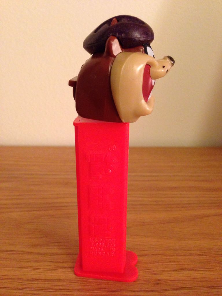 Taz Sports (2) - Looney Tunes pez collectible - Main Image 2