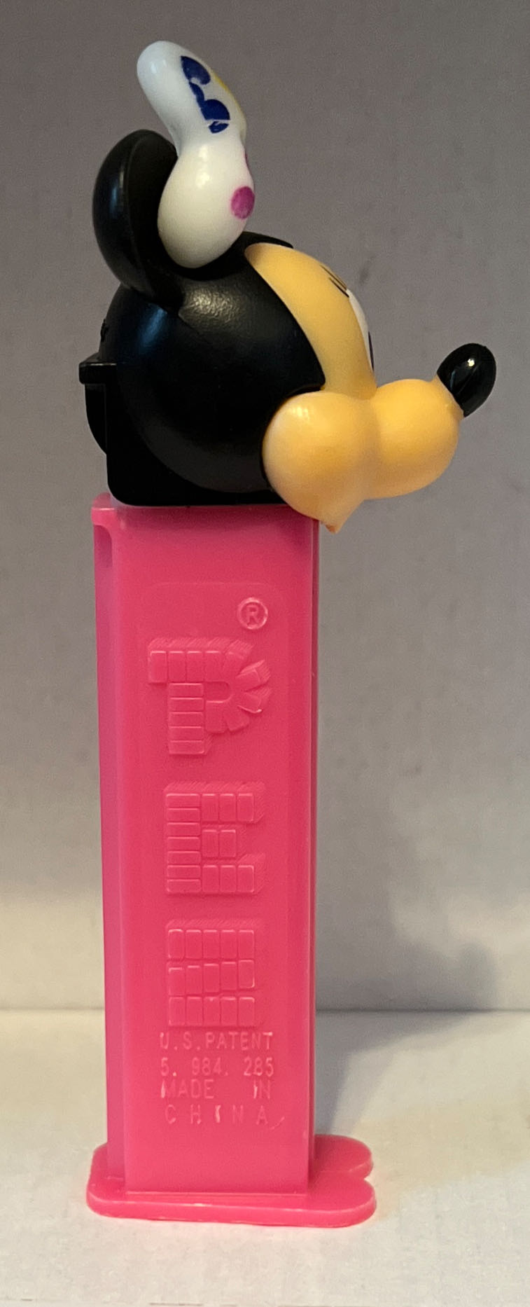 Minnie Mouse D - Disney Classic pez collectible - Main Image 3
