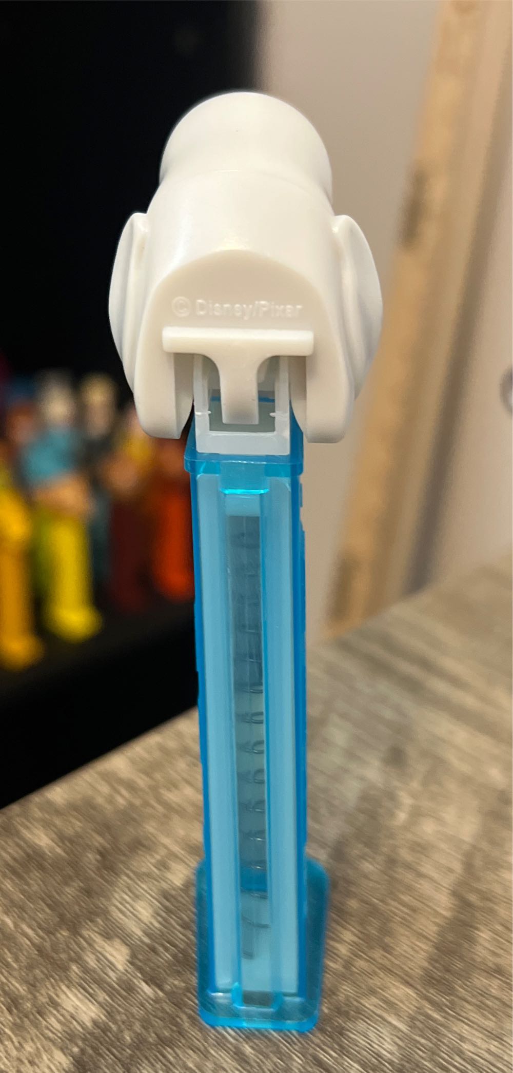 Bailey Clear Base - Finding Nemo pez collectible - Main Image 3
