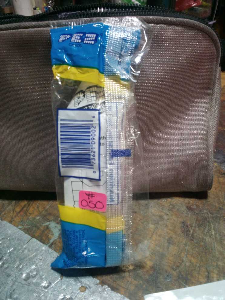 Elmo - Sesame Street pez collectible - Main Image 4