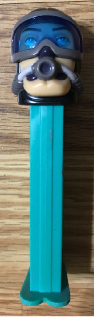 Dave The Diver (2) - Emergency Heroes pez collectible - Main Image 2