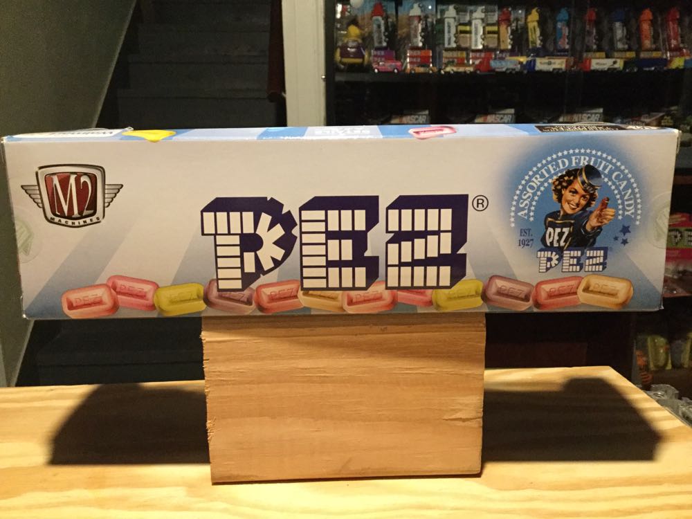 M2 Machines - Red - M2 Machines S1 (complete) pez collectible - Main Image 3