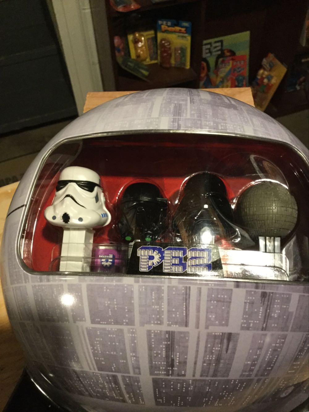 Rogue One Collectible PEZ Tin - Star Wars pez collectible [Barcode 073621906921] - Main Image 3