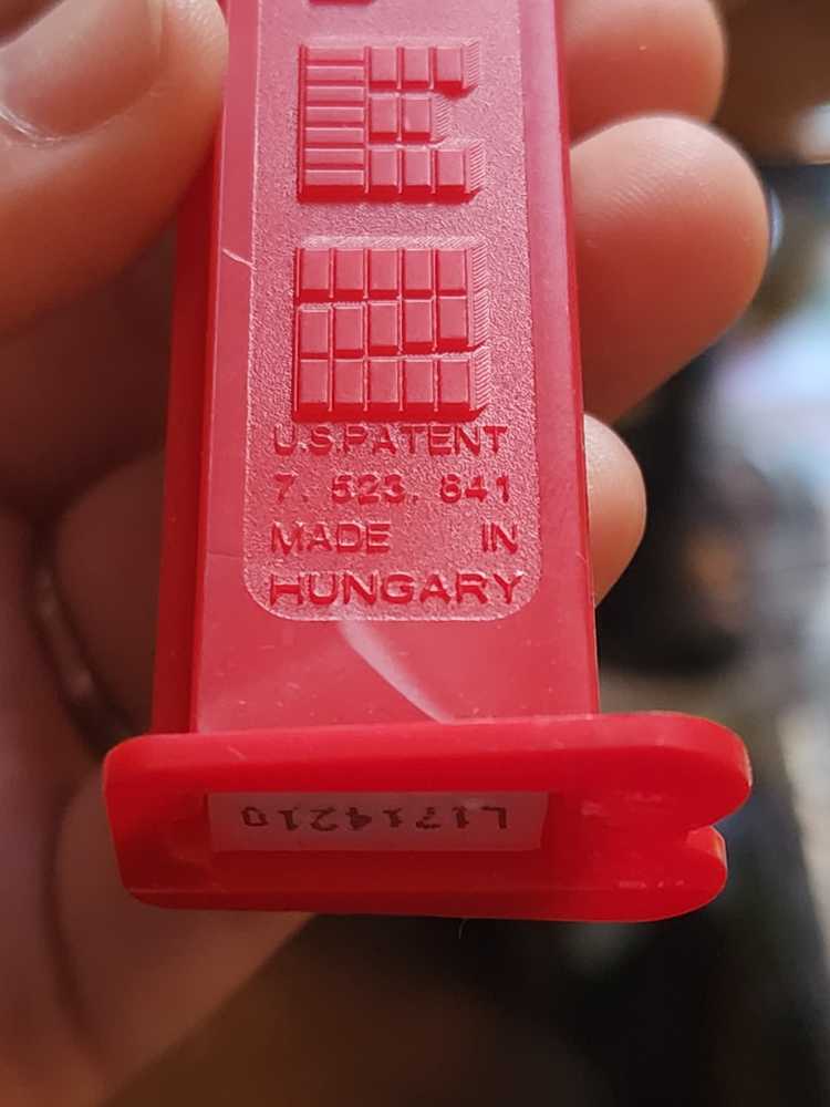 Snowglobe Snowman - Christmas pez collectible - Main Image 3