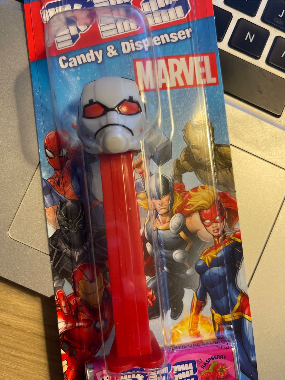 Ant Man A - Marvel pez collectible [Barcode 073621091122] - Main Image 3