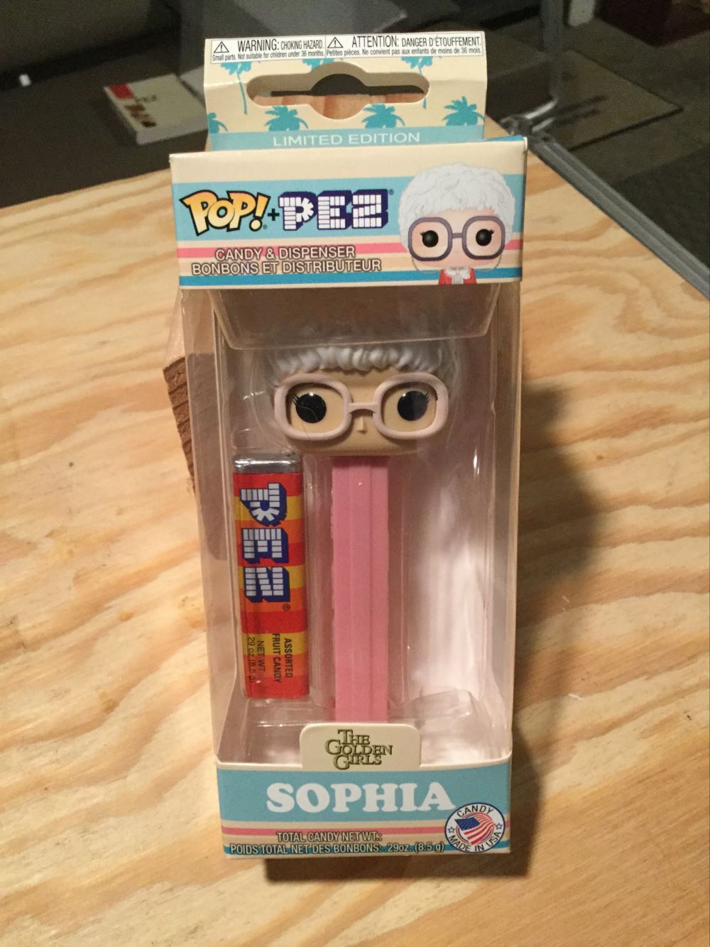 Sophia  - Golden Girls pez collectible [Barcode 889698344432] - Main Image 3
