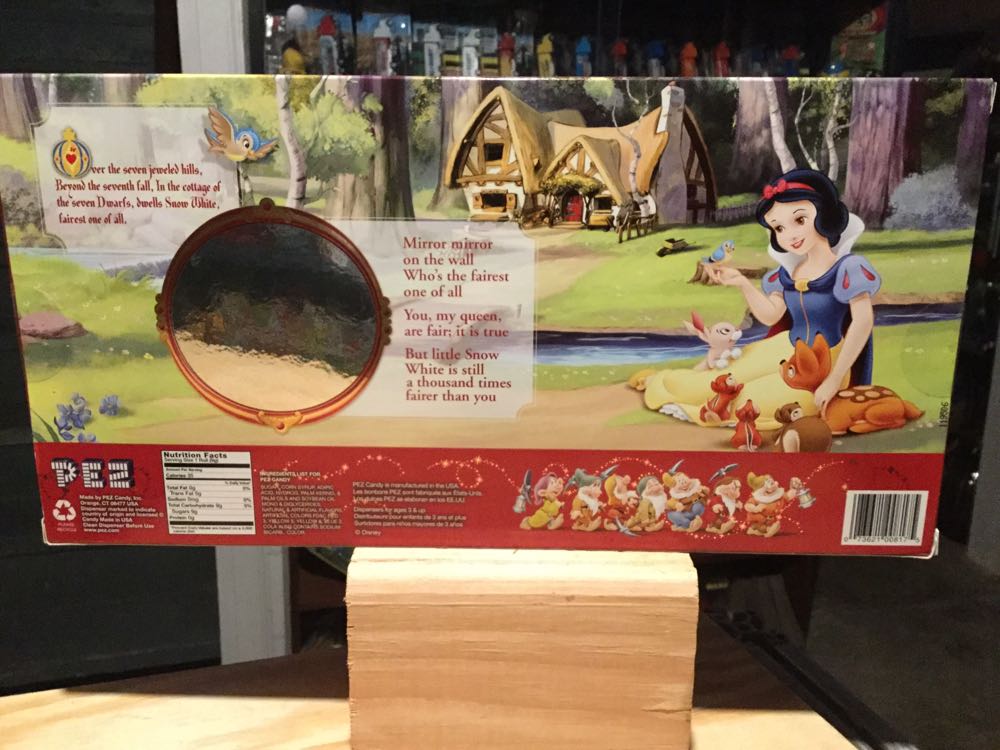 Disney - Snow White And The Seven Dwarfs - Disney - Princess pez collectible [Barcode 073621008175] - Main Image 2