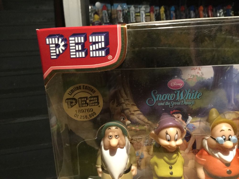 Disney - Snow White And The Seven Dwarfs - Disney - Princess pez collectible [Barcode 073621008175] - Main Image 3