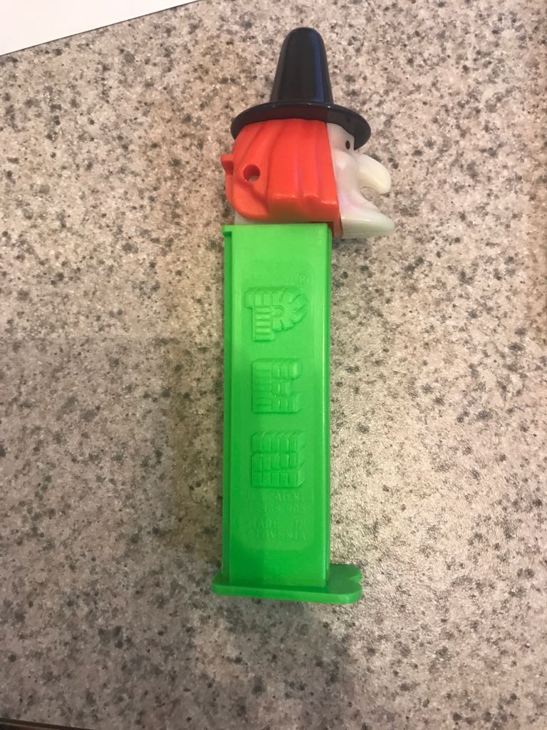 Halloween: Witch - Green Stem - Halloween pez collectible - Main Image 2