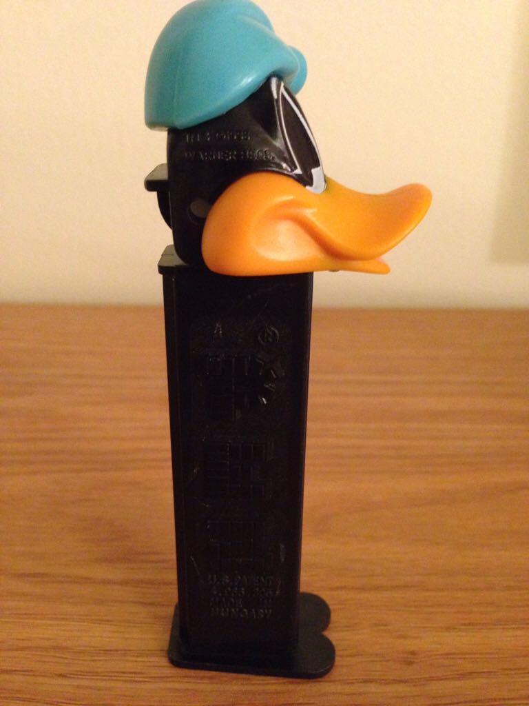 Loony Tunes - Daffy Duck (Sleepy) - Looney Tunes pez collectible - Main Image 2
