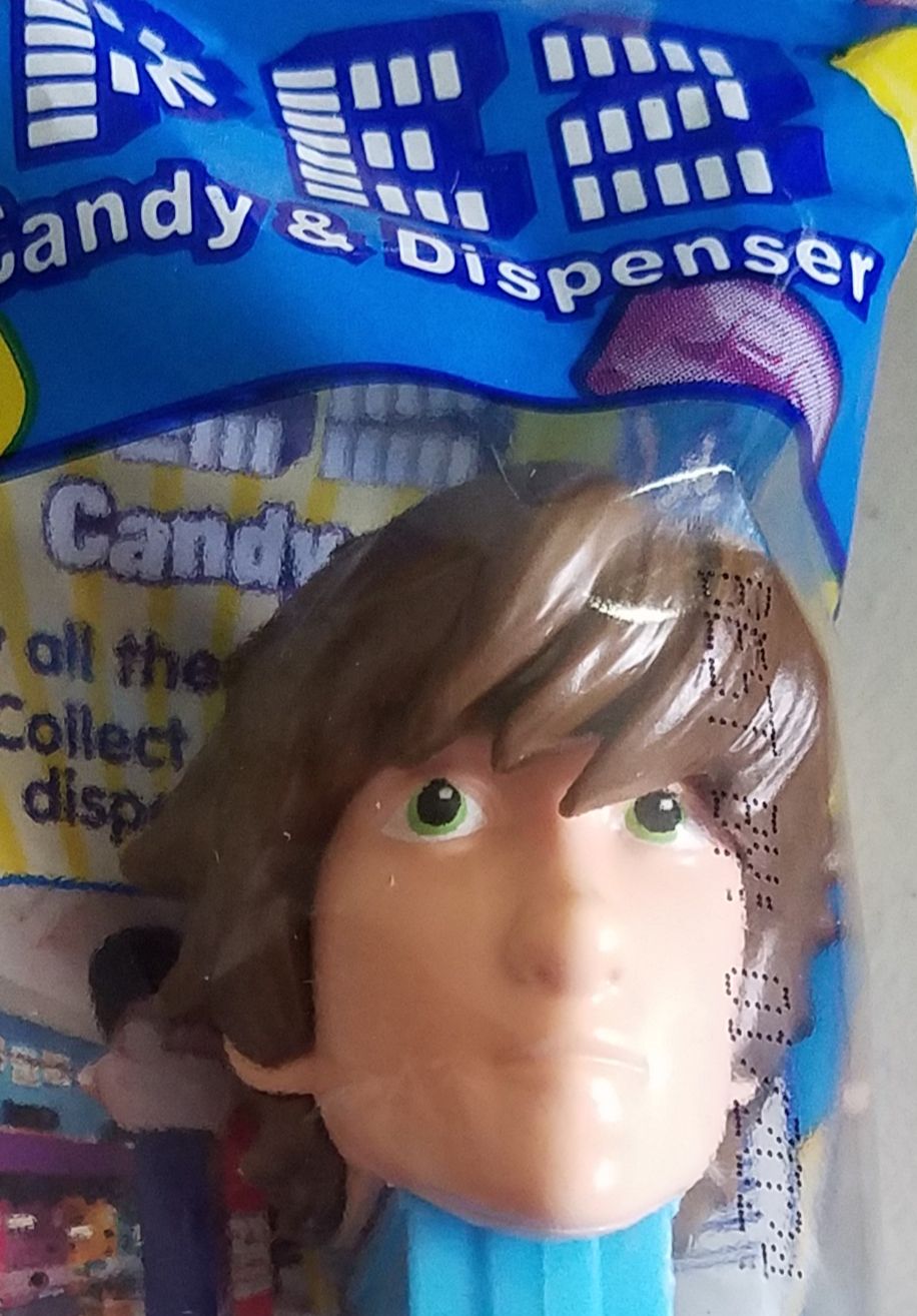 How To Train Your Dragon - Hiccup - How To Train Your Dragon pez collectible - Main Image 2