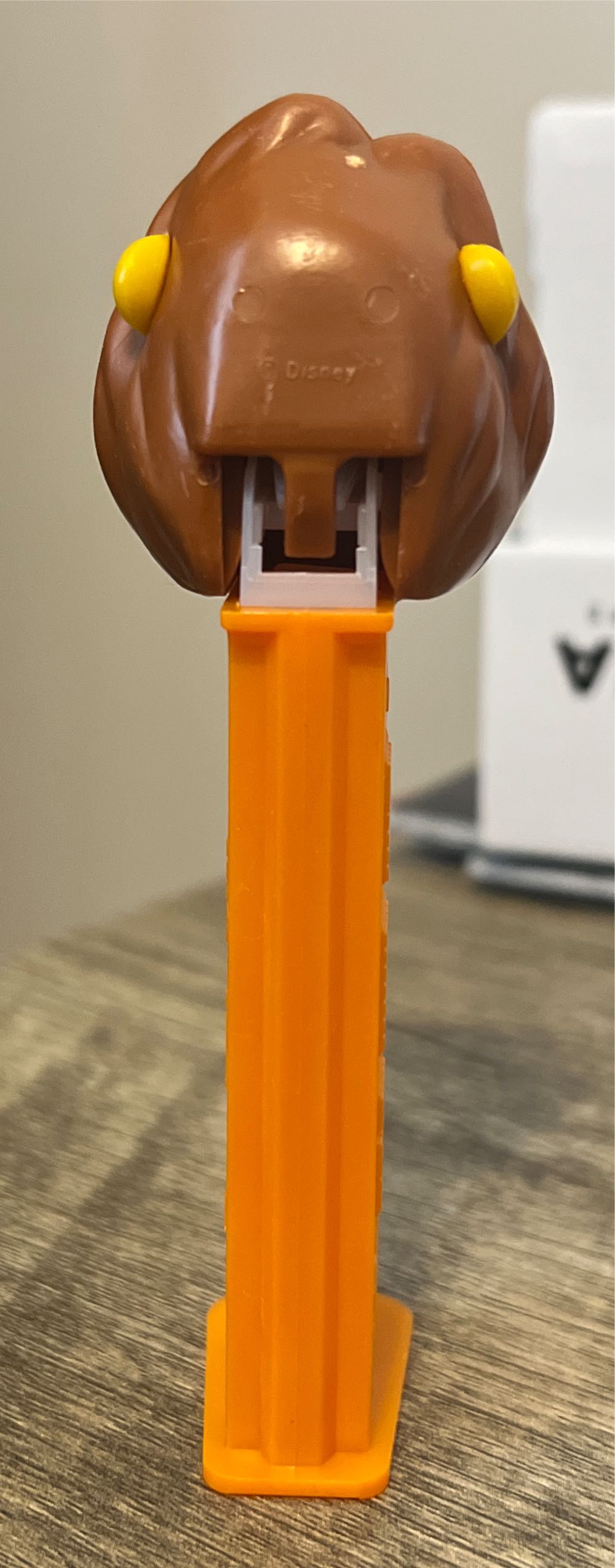 Mufasa A - Lion King pez collectible [Barcode 073621092884] - Main Image 4