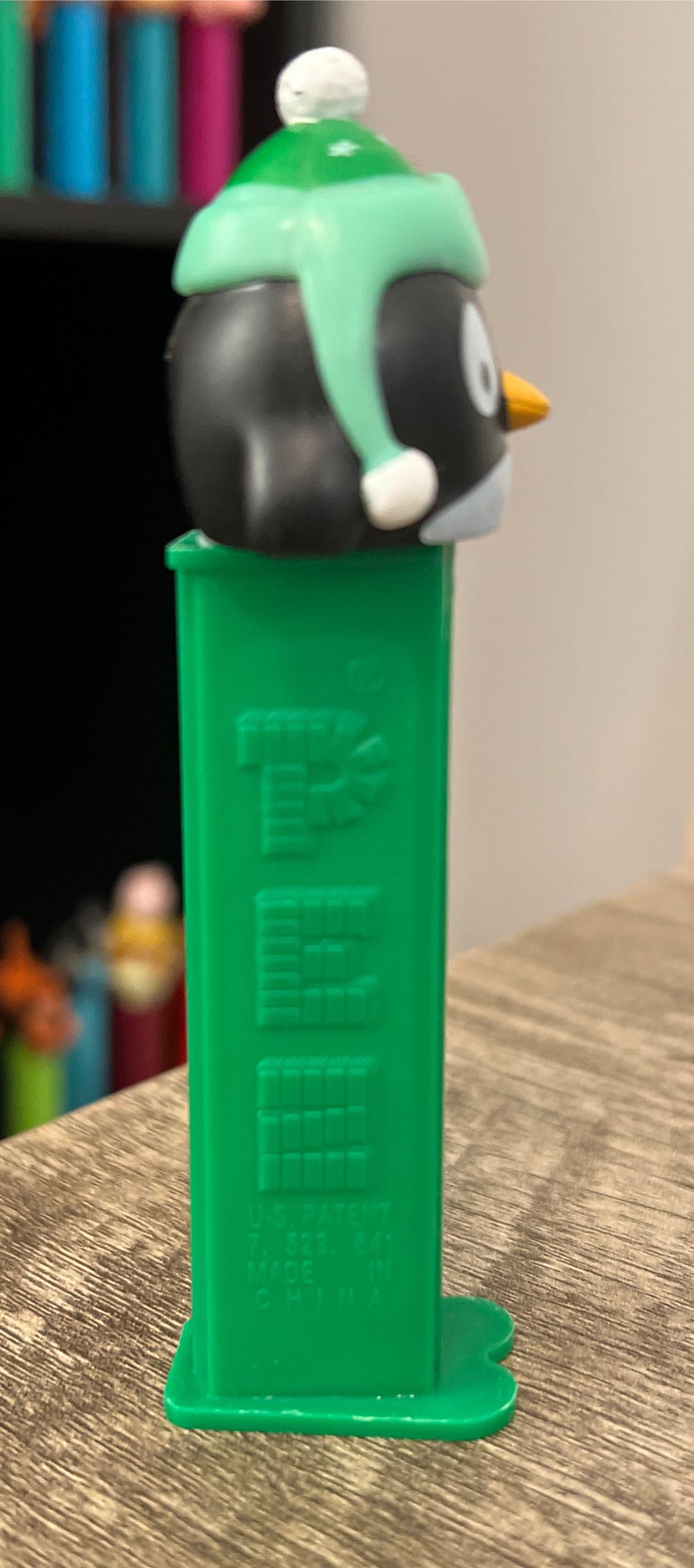 Christmas - Green Penguin 🐧 🎄2024 - Christmas pez collectible - Main Image 3