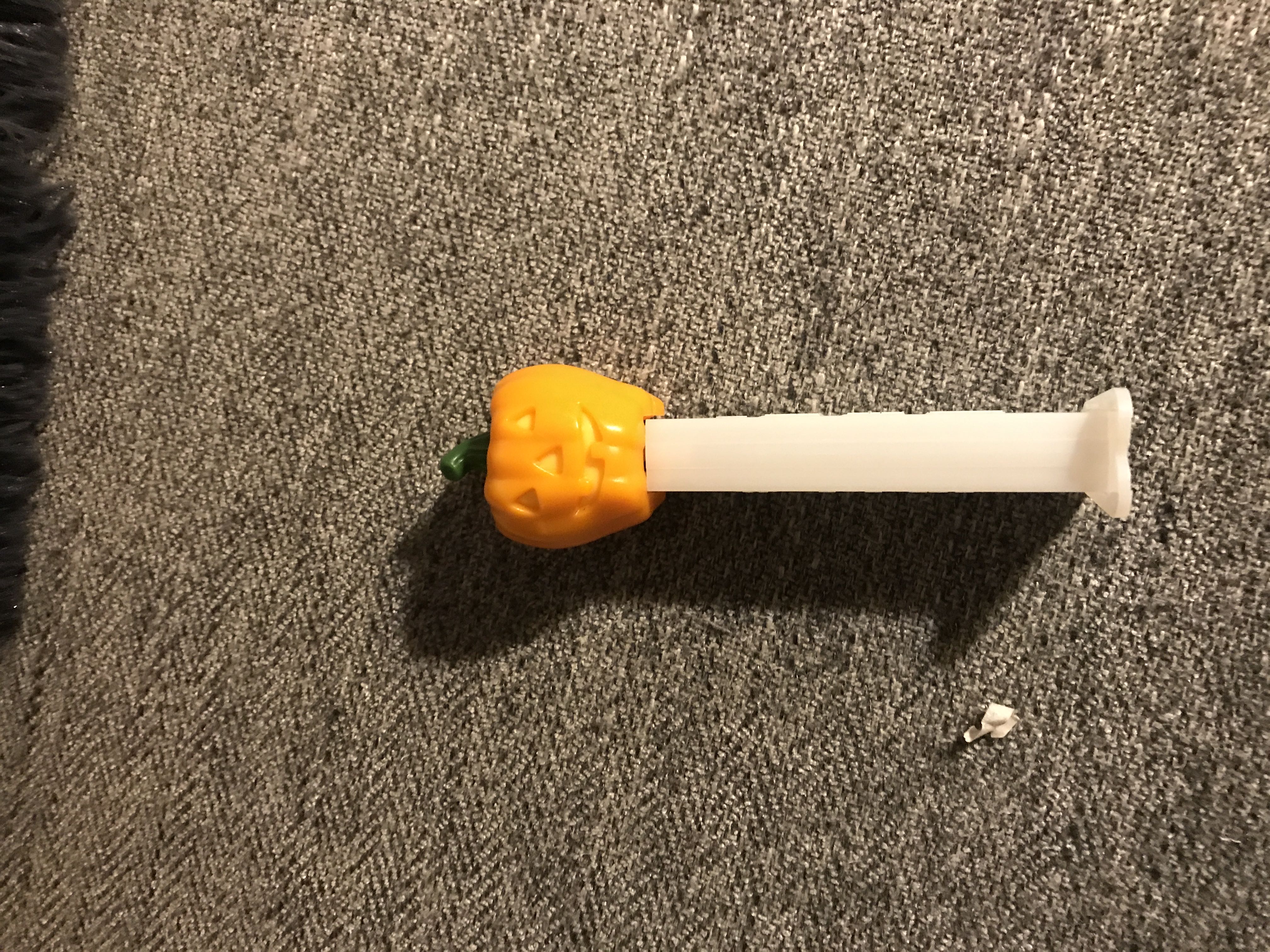 Pez Halloween (Pumpkin) (White Stem) - Halloween pez collectible - Main Image 2