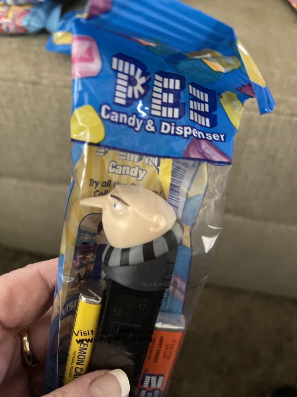 Minion Pez  pez collectible [Barcode 073621001213] - Main Image 2