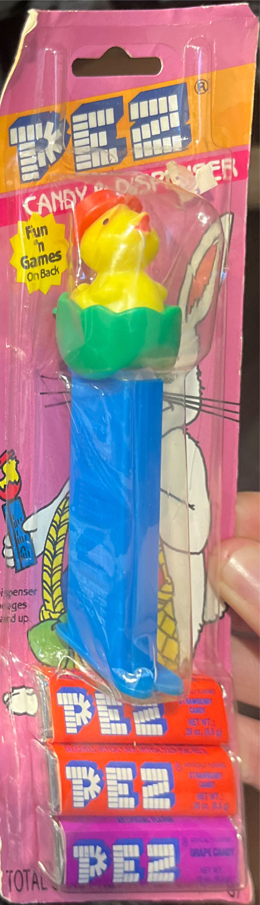 Chick With Red Hat - Easter - Chicks pez collectible - Main Image 2