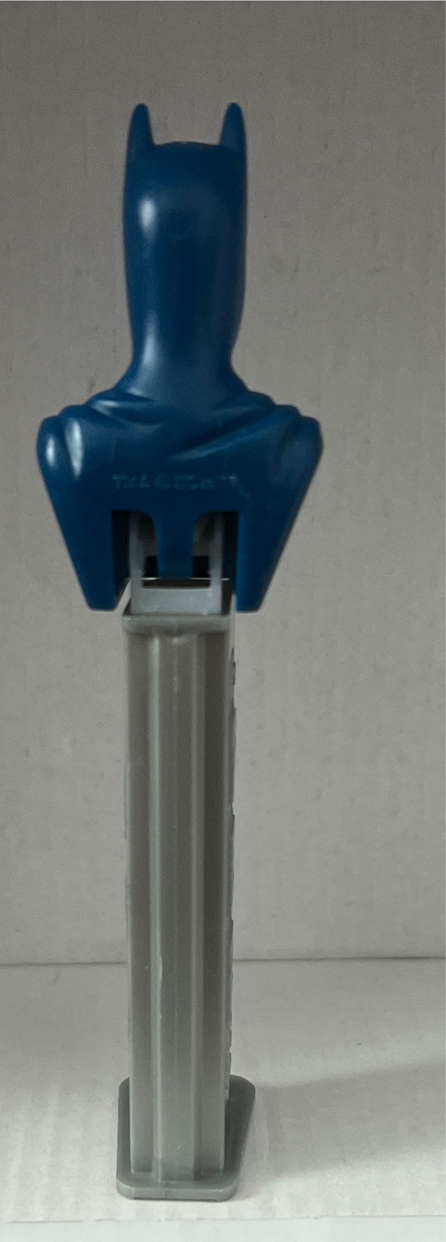 Batman D (Blue Hood) (Loose/Carded) - Batman pez collectible [Barcode 073621090033] - Main Image 4