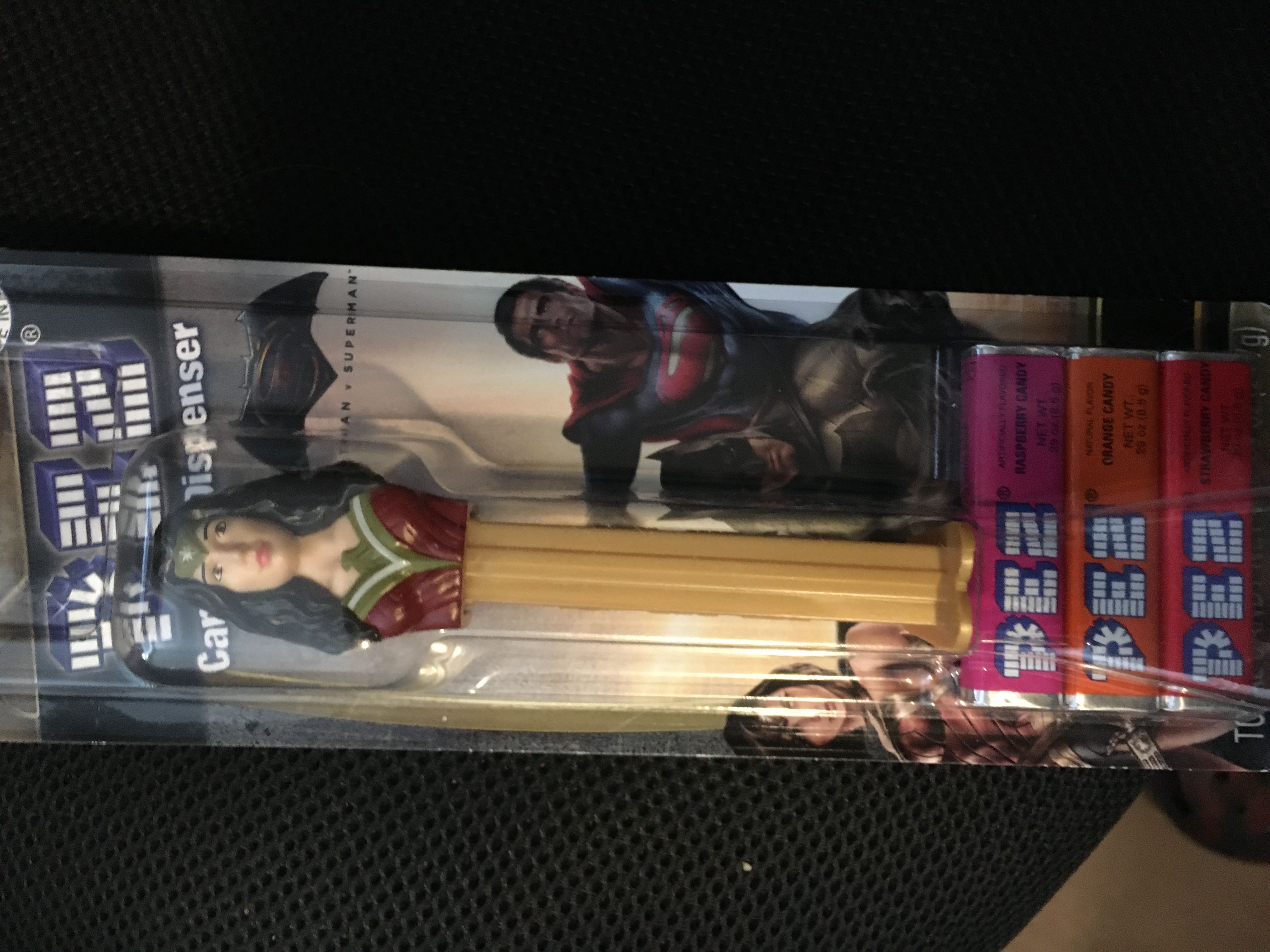 Wonder Woman - DC Comics pez collectible [Barcode 073621094116] - Main Image 1