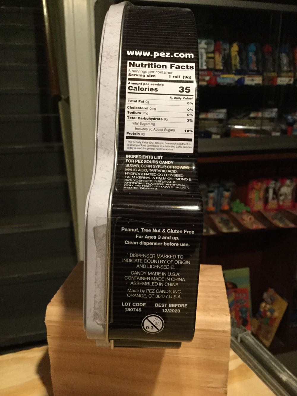 Jurassic World Click & Play Collector Tin - Jurassic World pez collectible [Barcode 073621012257] - Main Image 4